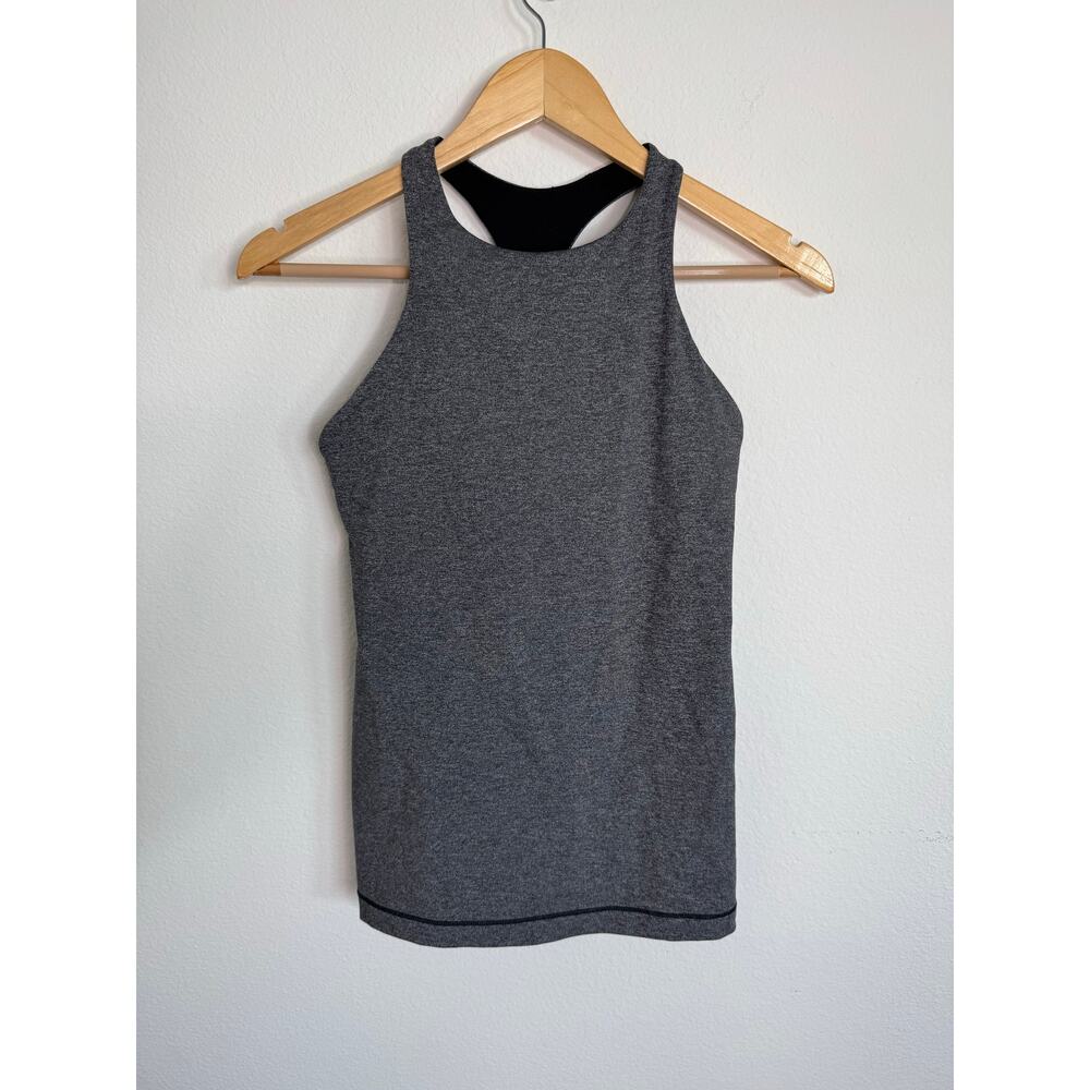 Lululemon Women’s fitted workout Tank Grey size 6 racerback activewear top